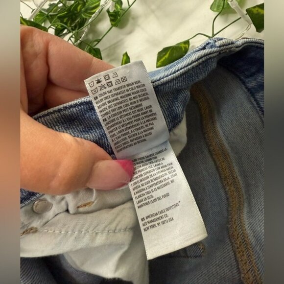 American Eagle Light Blue Jeans - Picture 8 of 9